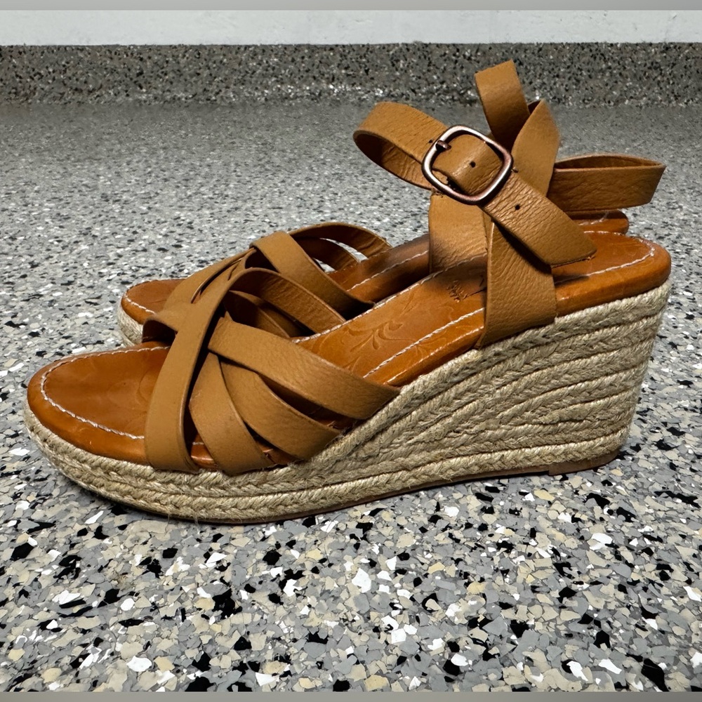 Roxy Tan Wedge Sandals Espadrilles, size 8